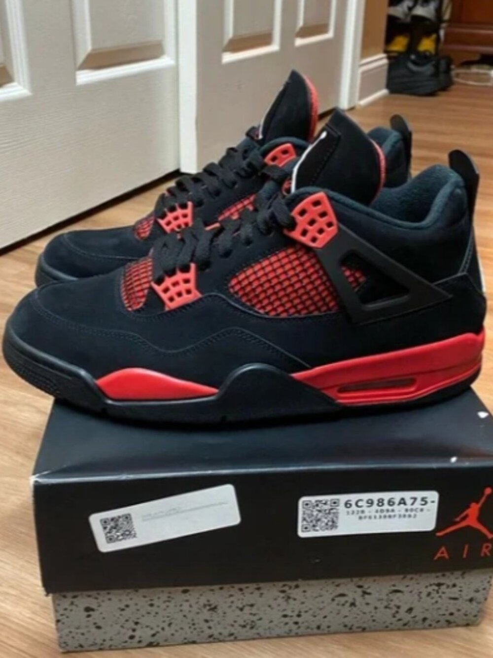 Air Jordan 4 Retro “Red Thunder”